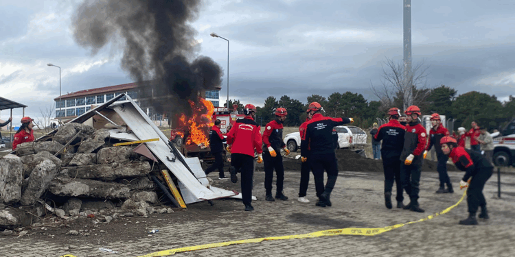 Hava saldırısı senaryosunda nefes kesen tatbikat