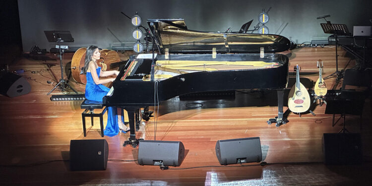 Türk ve Yunan sanatçılardan Atina'da ortak konser