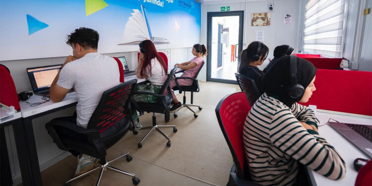 80 bine yakın öğrenci 100'üncü Yıl Kütüphaneleri’nden faydalandı