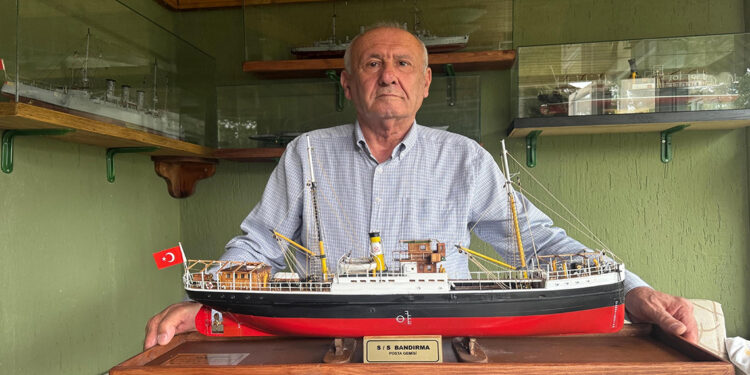 15 yılda 27 tarihi geminin maketini yaptı
