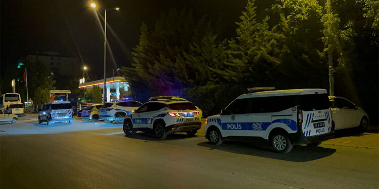 16 yaşındaki kız 17 yaşındaki kızı bıçakladı