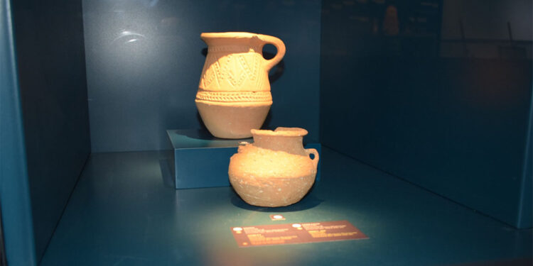 Hasankeyf'te 2 bin 300 yıllık 79 kaya mezar bulundu