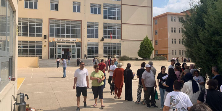 2025 YKS TYT oturumu ile başladı