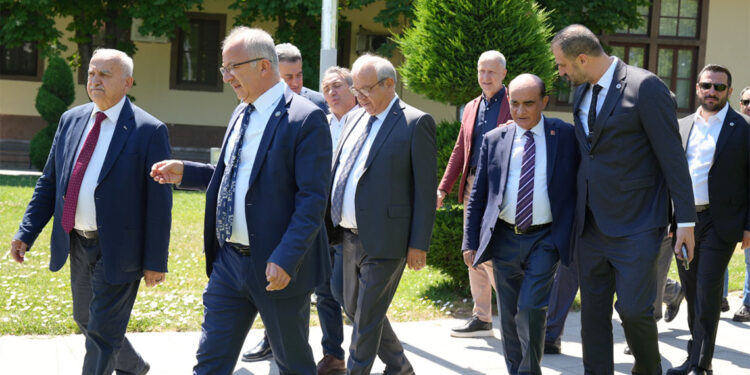 OSİAD "Üniversite-Sanayi İş Birliği Toplantısı" davetine katılım sağladı