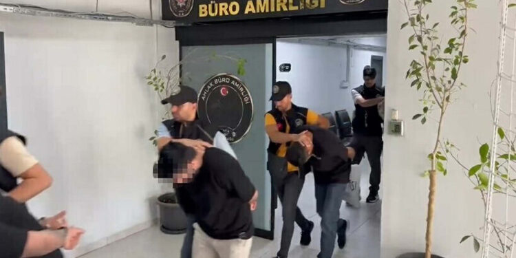 7 ilde dijital fuhuş ağına operasyon; 9 tutuklama