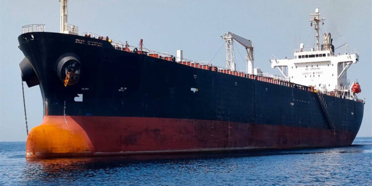 Umman Körfezi'nde iki petrol tankeri çarpıştı