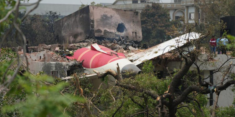 Hindistan’daki uçak kazasında acil güç sistemi çarpışmadan önce devreye girmiş