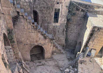 Atalarından miras kalan atıl durumdaki konağı restore ettirdi