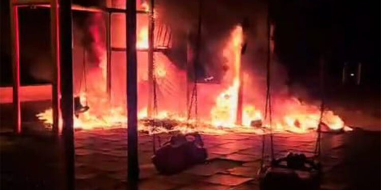 Amasya'da yakılan çocuk oyun parkı, kullanılamaz hale geldi