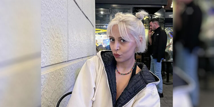 Ağaca çarpan otomobildeki İpek hayatını kaybetti