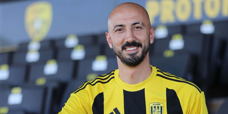 Aliağa FK Ahmet İlhan'la imzaladı