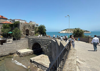 Amasra'ya 4 günlük Kurban Bayramı tatilinde 150 bin kişi geldi
