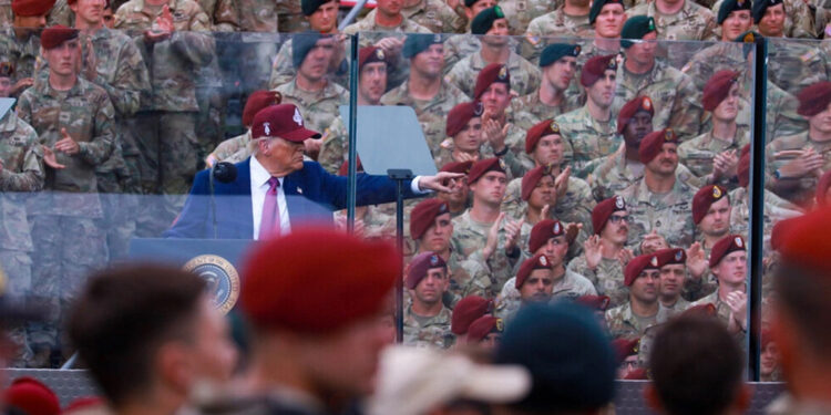 Amerikan bayrağını yakanlara bir yıl hapis cezası verilmeli