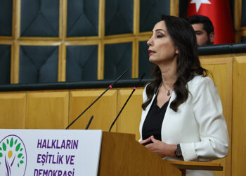 Anayasa süreci için yol temizliği şarttır