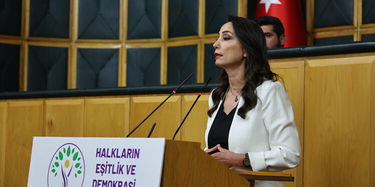 Anayasa süreci için yol temizliği şarttır