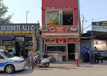 Annesini çalıştığı iş yerinde bıçaklayarak öldürdü