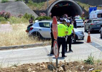 Antalya'da tünel girişinde kaza: 2 ölü, 4 yaralı