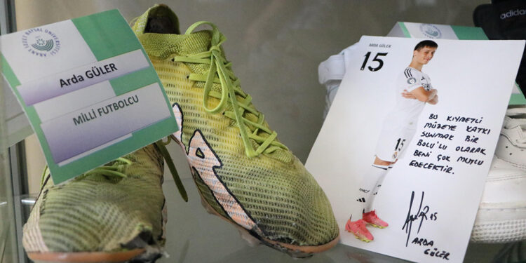 Arda Güler'in kramponu Bolu'da müzede sergileniyor