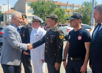 Askeri olarak zayıf düşersek dünyada zor duruma düşeriz