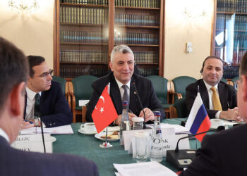 Bakan Bolat, Rusya Başbakan Yardımcısı ile bir araya geldi