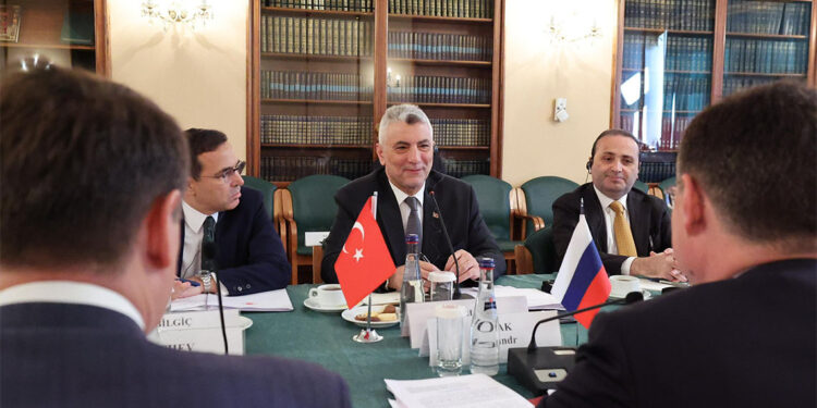 Bakan Bolat, Rusya Başbakan Yardımcısı ile bir araya geldi