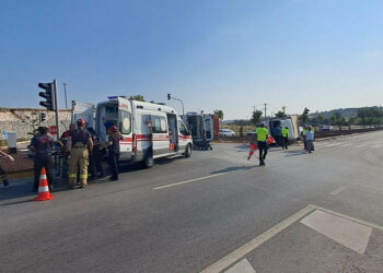 Balıkesir'de otomobil ile kamyon çarpıştı: 1 ölü, 1 yaralı