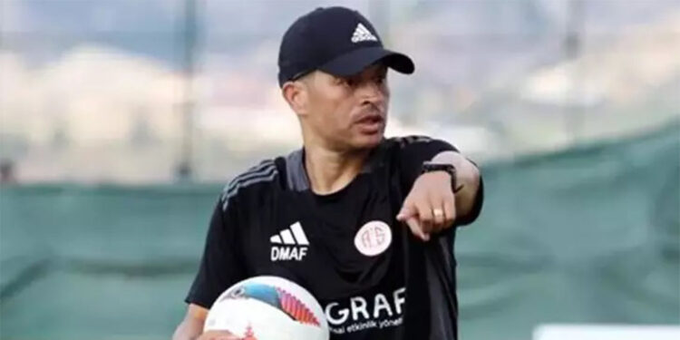 Alex de Souza Operario'nun teknik direktörlük görevine getirildi