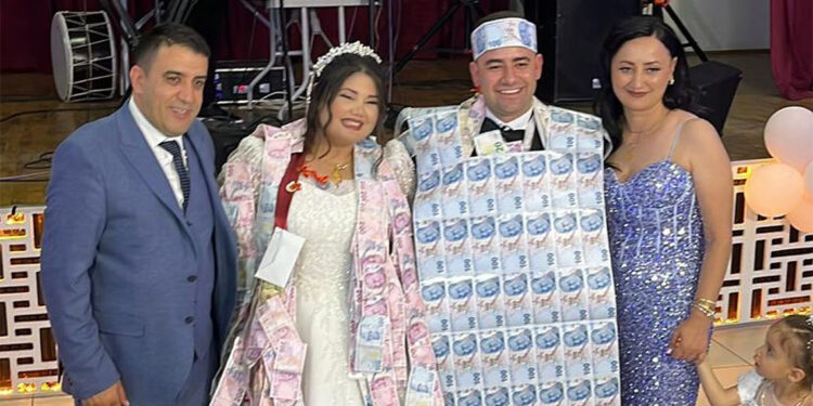 Damada paradan yapılmış yelek giydirildi