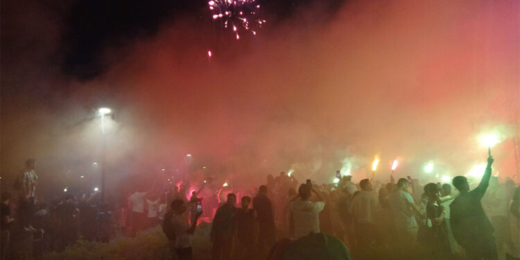 Bursaspor 62'nci yılını meşalelerle kutladı