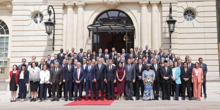 Bakan Bolat, Fransa’da ‘OECD Bakanlar Konseyi Toplantısı'na katılıyor