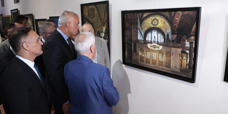 Bakan Ersoy, 'Ayasofya Fotoğrafları' sergisine katıldı