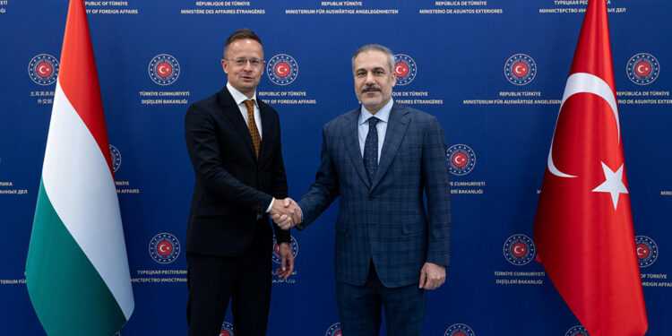 Bakan Fidan, Macaristan Dışişleri Bakanı ile görüştü