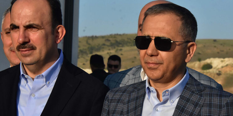 Bakan Yerlikaya'dan bayramda trafiğe çıkacak sürücülere uyarı