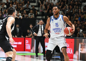 Beşiktaş- Anadolu Efes: 87-90