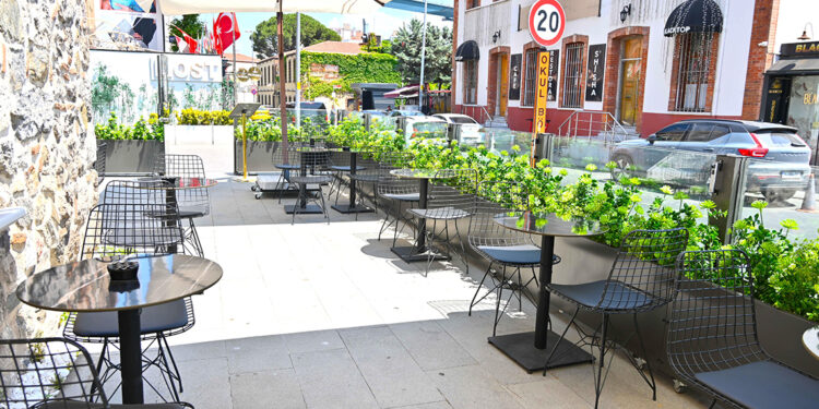 Beşiktaş Belediyesi, Ortaköy’de Kethüda Kafe’yi hizmete açtı