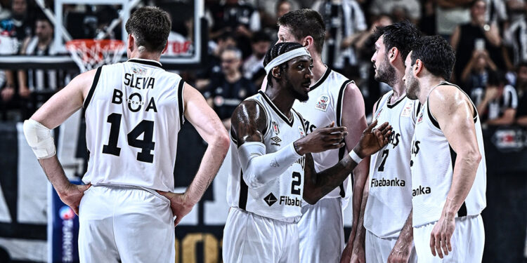 Beşiktaş Fibabanka adını finale yazdırdı