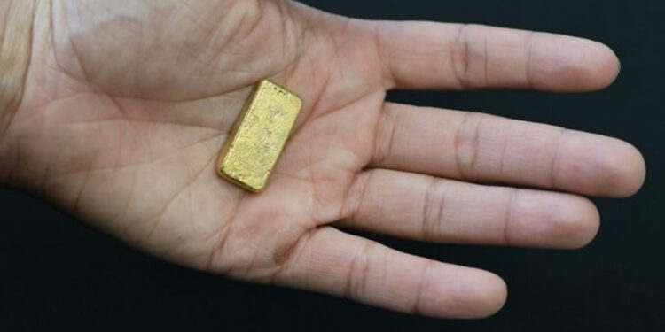 Bilim insanları, eski telefonlardan altın çıkarmanın yolunu buldu