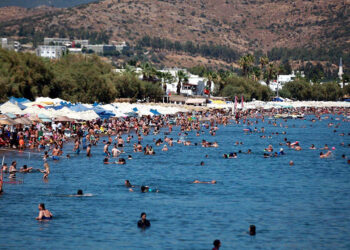 Bodrum'a hava ve deniz yoluyla 5 ayda 299 bin yabancı turist geldi