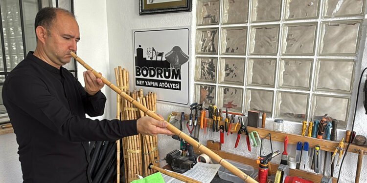 Bodrum'da okul müdürünün ney tutkusu dünyaya açıldı