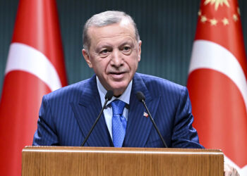 Bugün karne sevinci yaşayan yavrularımızı tebrik ediyorum