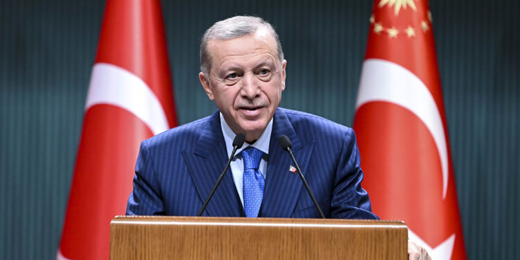 Bugün karne sevinci yaşayan yavrularımızı tebrik ediyorum