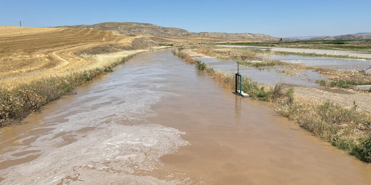 Çankırı'da kanalın duvarı çöktü
