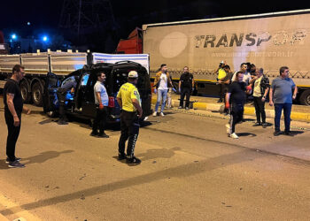 Çankırı'da polis özel harekat öğrencilerinin bulunduğu hafif ticari araç, TIR’a çarptı