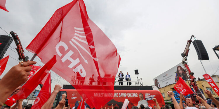 CHP'li 5 belediye başkanı görevden uzaklaştırıldı