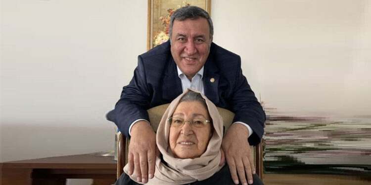 Ömer Fethi Gürer'in annesi vefat etti