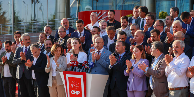 CHP'li 81 il başkanından ortak açıklama: Kayyum kararını tanımayacağız