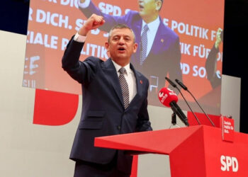 CHP'nin yükselişi iktidarı paniğe sevk etti