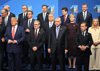 NATO Devlet ve Hükümet Başkanları Zirvesi'nde aile fotoğrafı çekildi