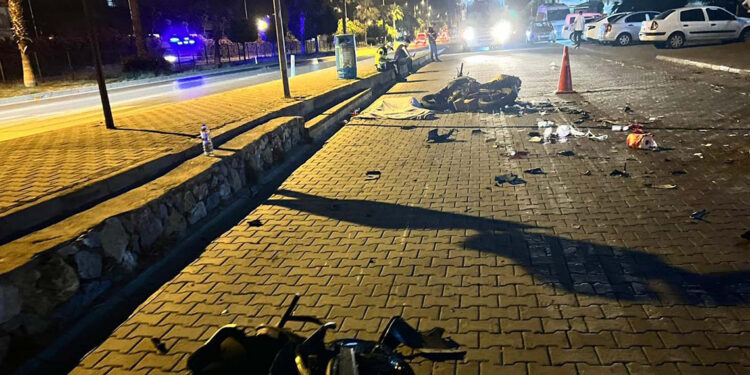 Çarpışan motosikletlerin sürücüleri öldü