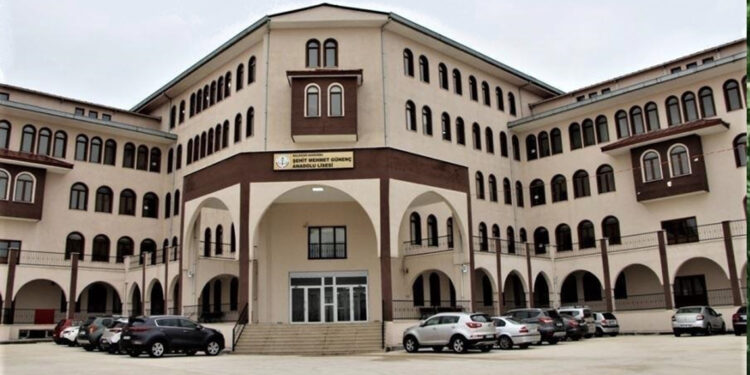 Çiçek hastalığı görülen sınıfta eğitime, yıl sonuna kadar ara verildi